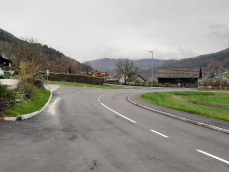 Končana rekonstrukcija cestišča v Debru 2